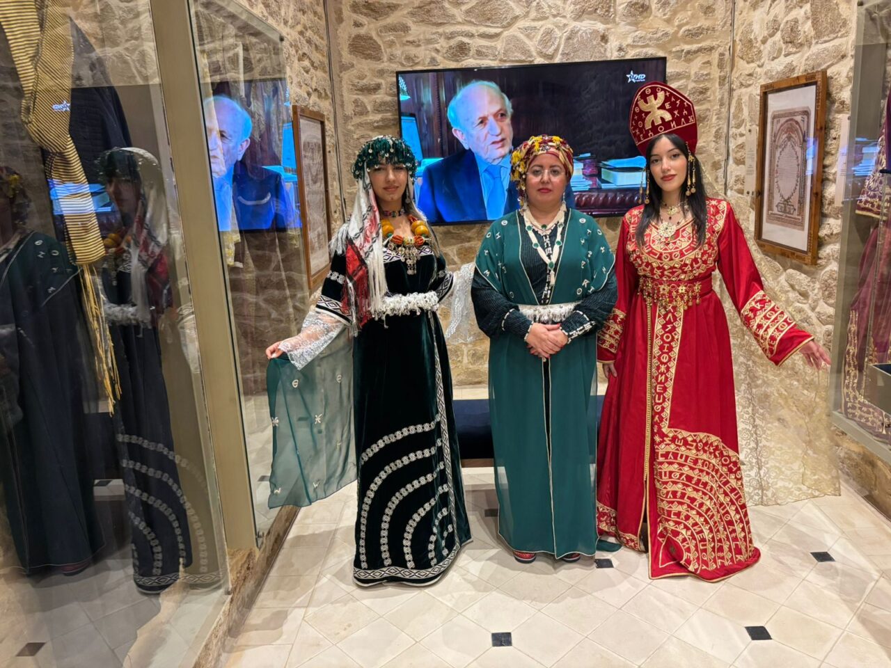 فريدة بيجوان تعيد الحياة "للكسوة الكبيرة " بلمسة أمازيغية 6 a2e623f0 7015 4fc4 8bc5 d3ad9ab40649