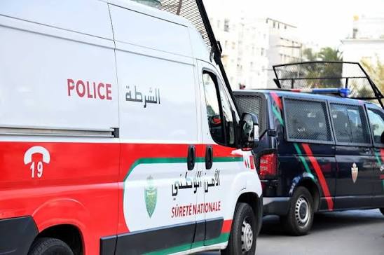 طرفاية : اعتقال خمسة عناصر من الدرك الملكي بسرية طرفاية من اجل الرشوة و الاخلال بالواجب المهني و التستر على مروج للمشروبات الكحولية "كراب " 1 images 80 2