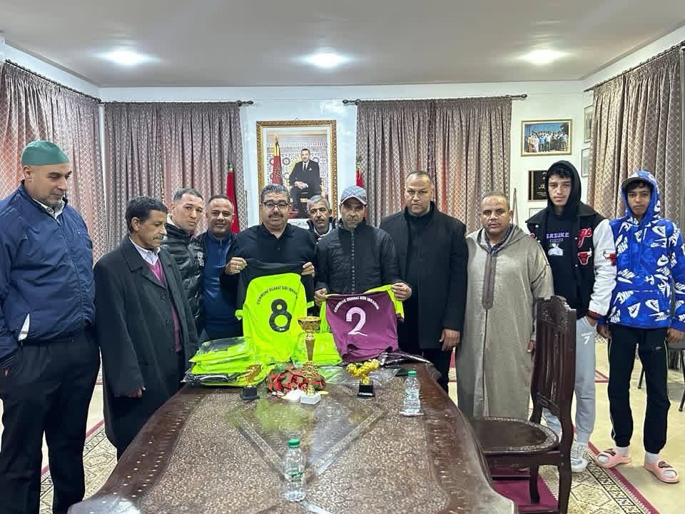 بالصور: المجلس الجماعي لواحة سيدي إبراهيم بمراكش يدعم جمعية بورات الحمرين بلعكيد 2 تعزيزًا للأنشطة الرياضية المحلية 3 1000422872