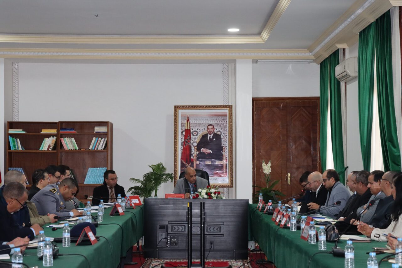 إجراءات استباقية في اجتماع بعمالة سطات لضمان التزويد الكافي للأسواق بالمواد الإستهلاكية بمناسبة اقتراب شهر رمضان الأبرك.. 2 1000427841