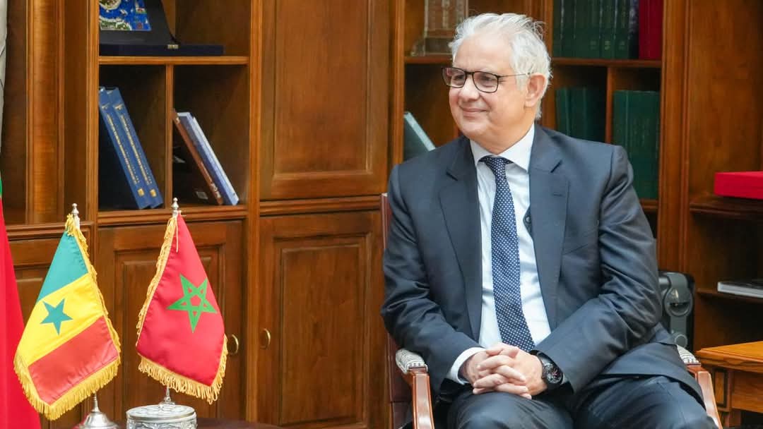 نزار بركة وزير التجهيز و الماء ، يلتقي السيد إل مالك نداي ، رئيس الجمعية الوطنية لجمهورية السنغال ، أثناء زيارته إلى المملكة المغربية. 5 1000427852