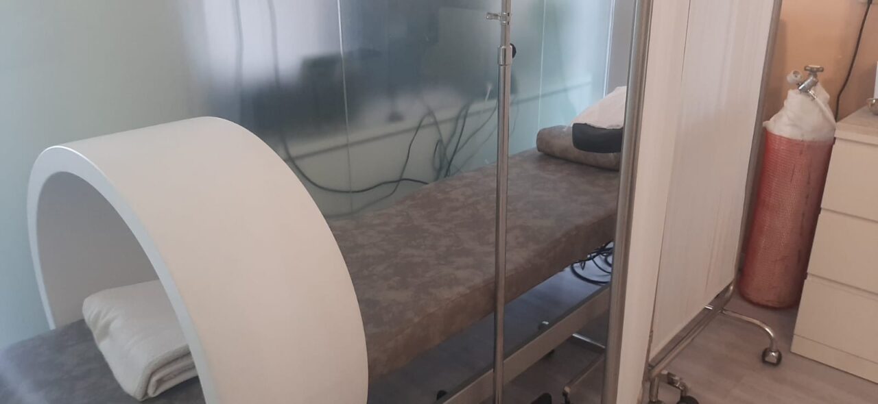 الدكتور خالد اليماني.. خبرة طبية متجددة في طب المستعجلات والتخدير والعلاج بالأوزون بالدار البيضاء. 2 1000428838