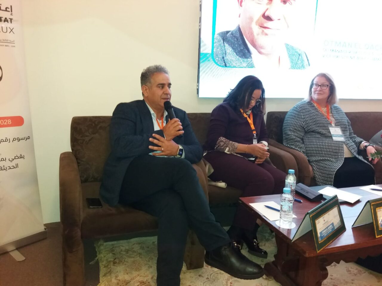 خبراء مغاربة وأجانب يؤكدون بطنجة على أهمية تمكين الشباب من مهارات اللغة الإنجليزية. 4 1000437130