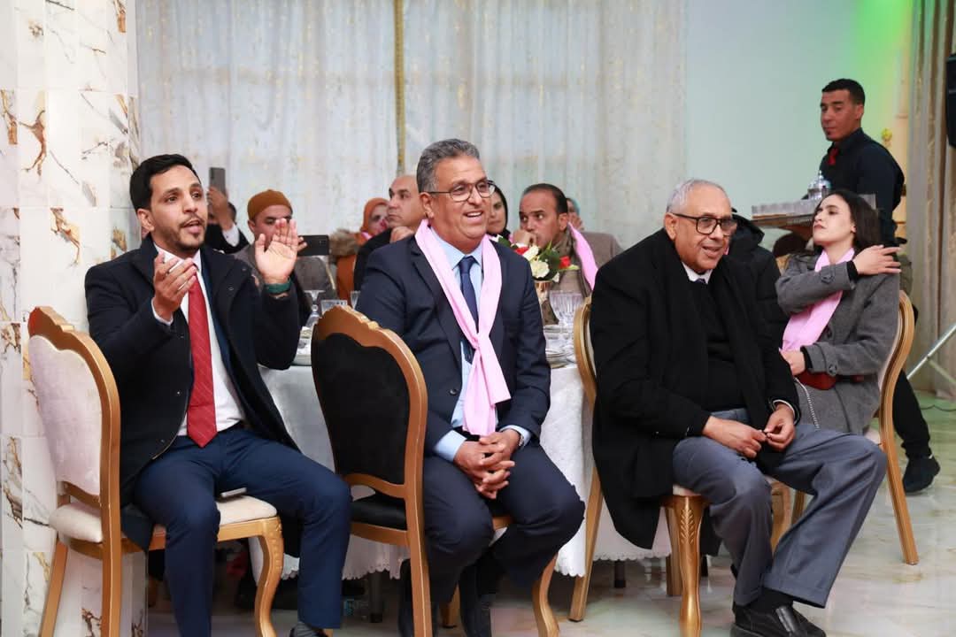 لقاءً تواصليا للسيد نزار بركة الأمين العام لحزب الإستقلال مع مناضلات ومناضلي الحزب باليوسفية. 3 1000437136