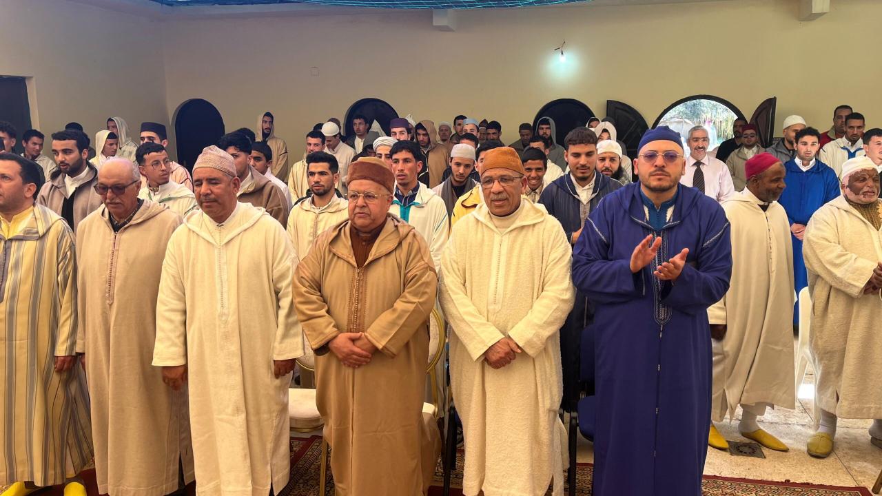 بالصور : محطات مضيئة من الدورة الـ14 لمهرجان أولاد حسون للثقافة الروحية نواحي مراكش 3 1000447289