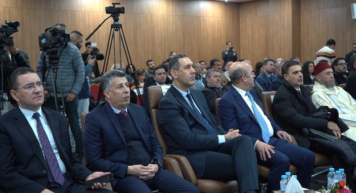 بالصور : العامل محمد رشيد يشرف على توقيع اتفاقية شراكة لصون المحمية الطبيعية لأرخبيل الصويرة 3 1000447367