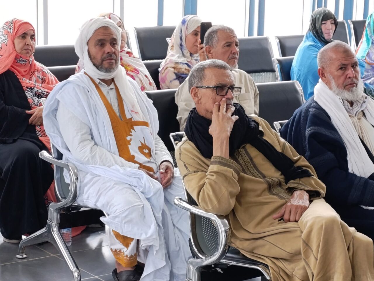 لقاء تواصلي بالعيون لتعزيز خدمات المتقاعدين وقدماء المحاربين 5 1000456515