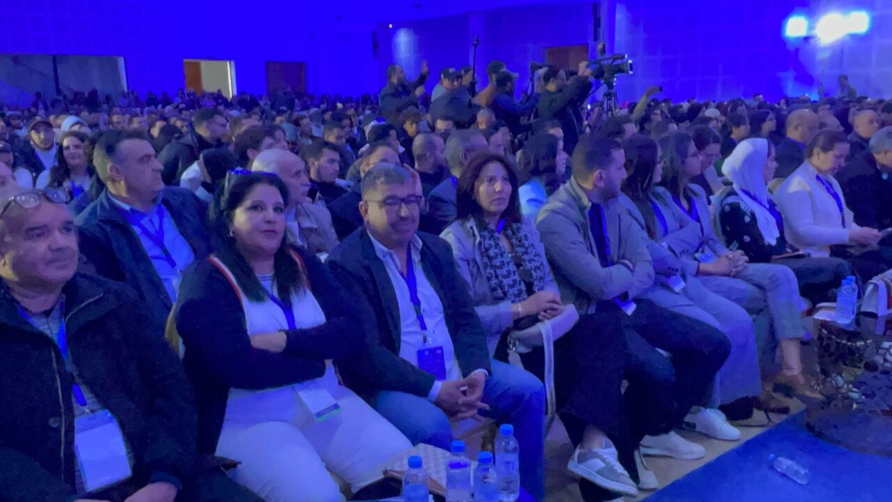 محمد الشقيق رئيس جماعة واحة سيدي إبراهيم يقود مشاركة واحة سيدي إبراهيم في المؤتمر الجهوي لشباب حزب الأصالة والمعاصرة 3 1000458114