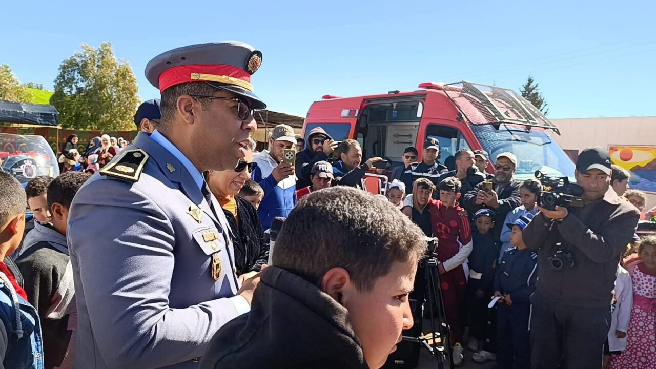 احتفال تربوي متميز بمجموعة مدارس أولاد عزوز تخليداً لليوم الوطني للسلامة الطرقية . 4 1000462196