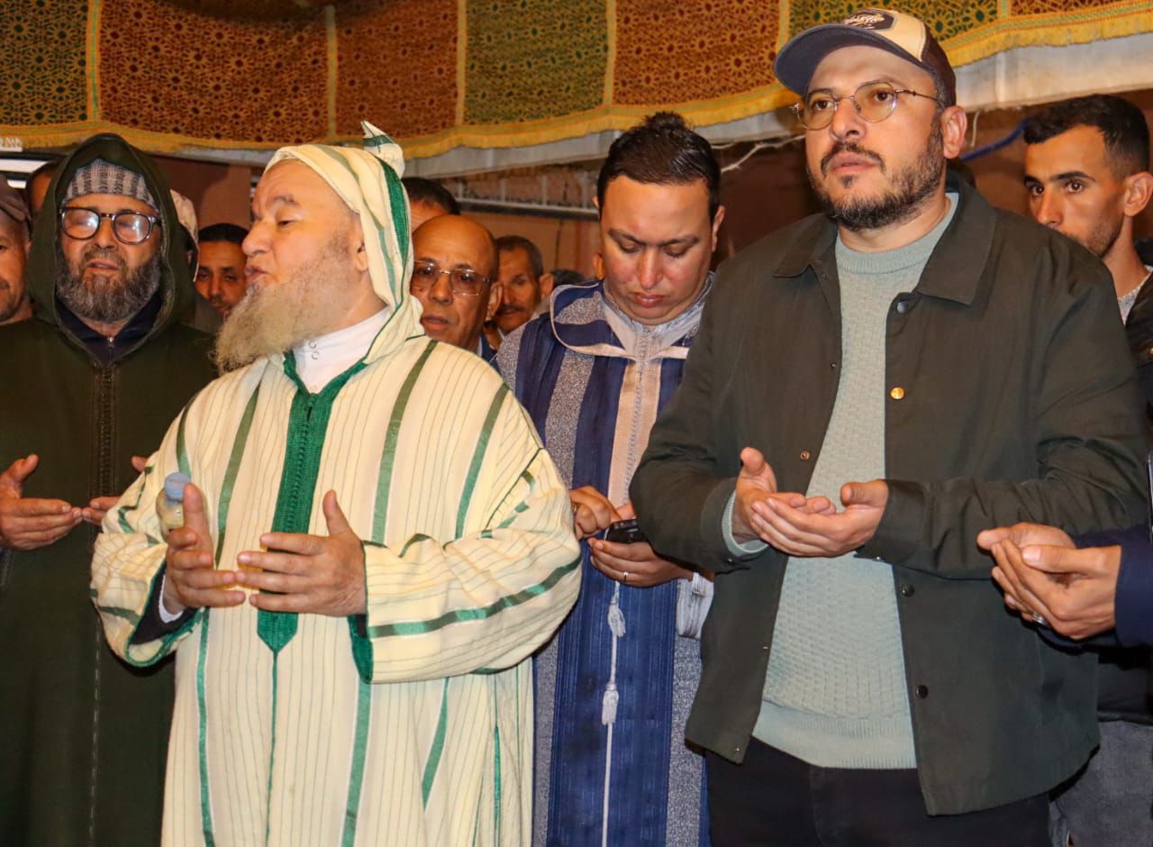 بالصور : مسامرة رمضانية تجمع منتخبين و فاعلين اقتصاديين و مدنيين بجماعات اقليم قلعة السراغنة بإقامة النائب عبد الرحيم واعمرو بدار الزاوية بسيدي رحال 7 1000463060