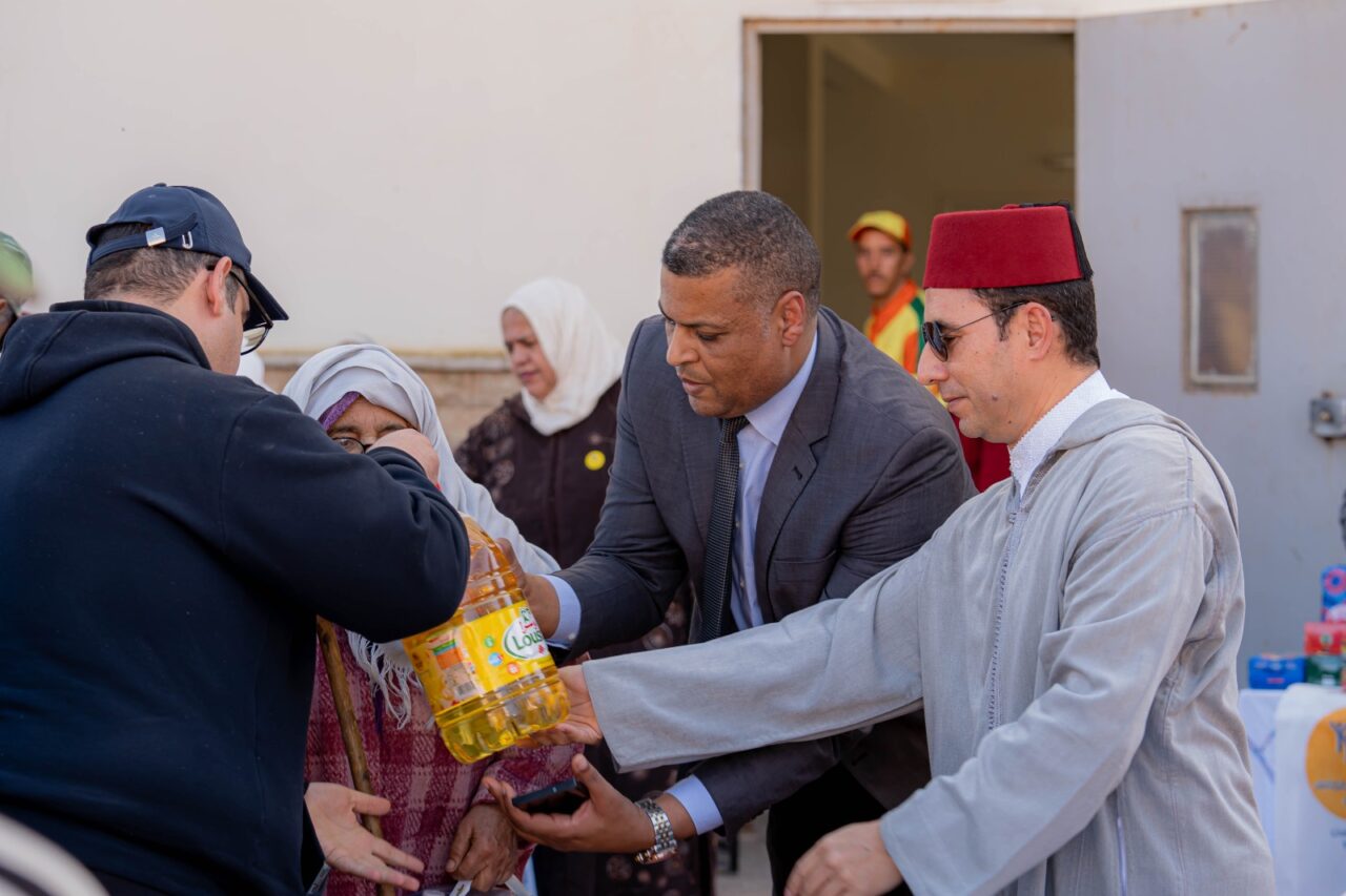عامل إقليم سيدي بنور يشرف على استفادة أزيد من 13 ألف أسرة من عملية “رمضان 1447 5 1000463082