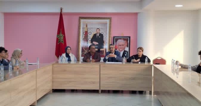 المفتش الإقليمي لـحزب الاستقلال يستقبل تلميذات وتلاميذ مؤسسة تعليمية في لقاء تأطيري حول المواطنة والمشاركة السياسية 1 IMG 20260219 WA0053