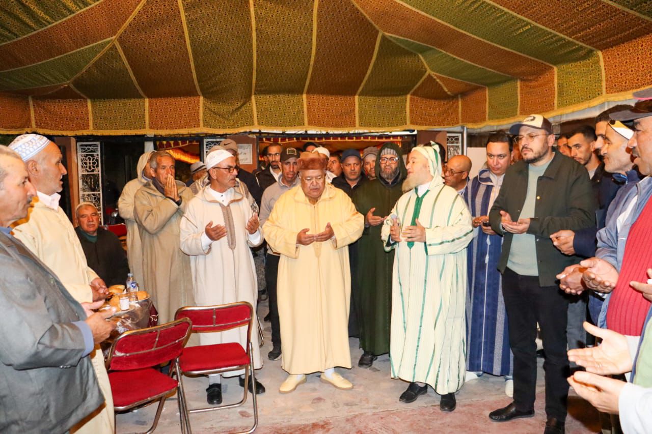 بالصور : مسامرة رمضانية تجمع منتخبين و فاعلين اقتصاديين و مدنيين بجماعات اقليم قلعة السراغنة بإقامة النائب عبد الرحيم واعمرو بدار الزاوية بسيدي رحال 1 IMG 20260222 WA0078