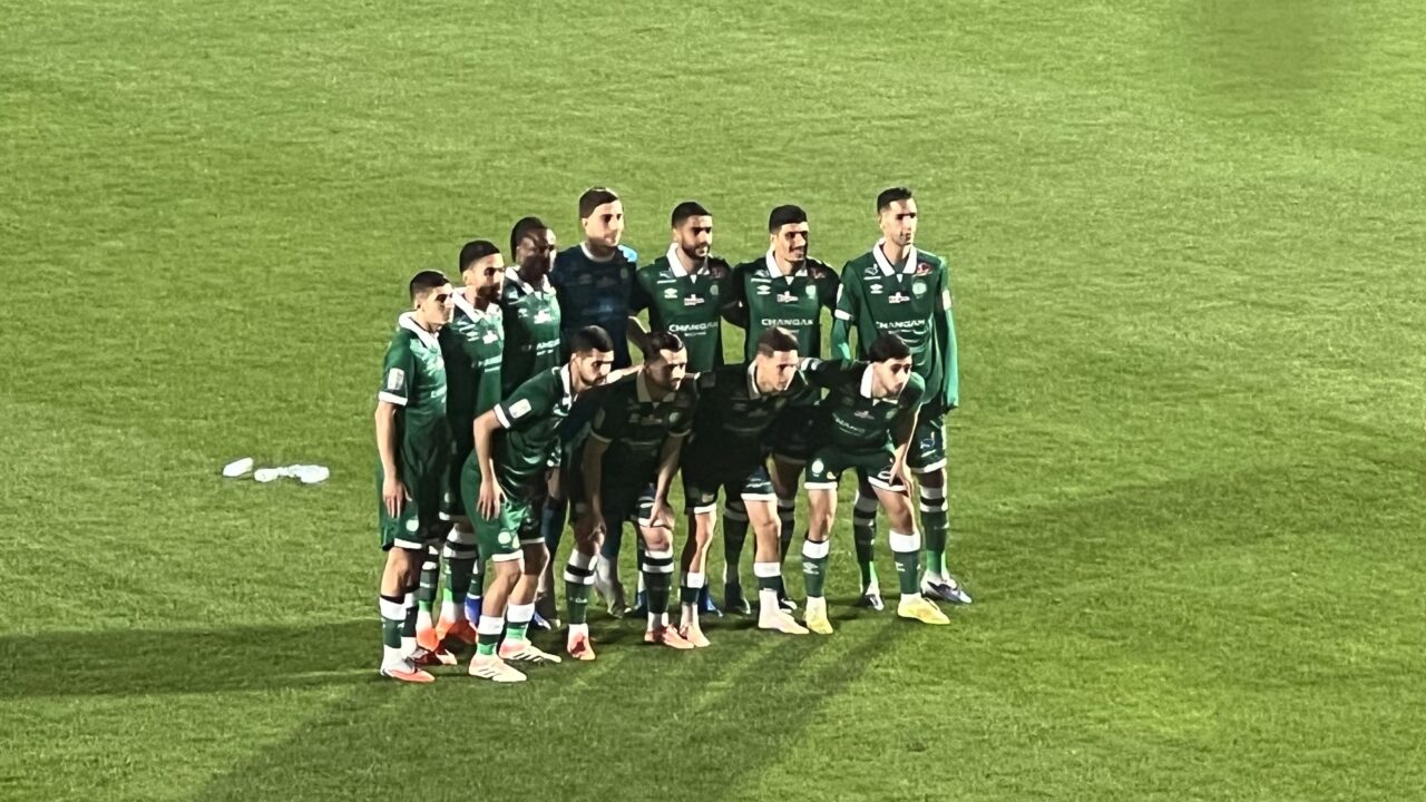 تعادل مثير بين نهضة بركان والرجاء الرياضي في مباراة مؤجلة 3 IMG 9884