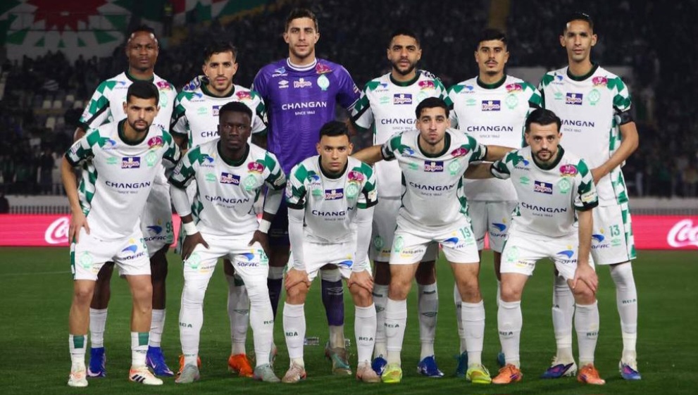 الرجاء الرياضي يتصالح مع جماهيره بإنتصاره على اتحاد طنجة ويتصدر الترتيب مؤقتا 1 Screenshot 20260223 003053 ElBotola