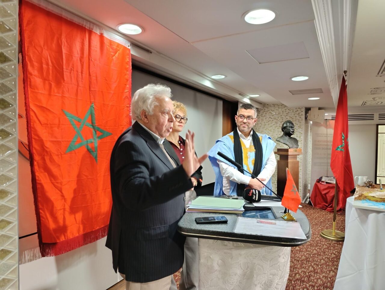 abb1db26 3a8f 45a2 b0d0 147a97b83623