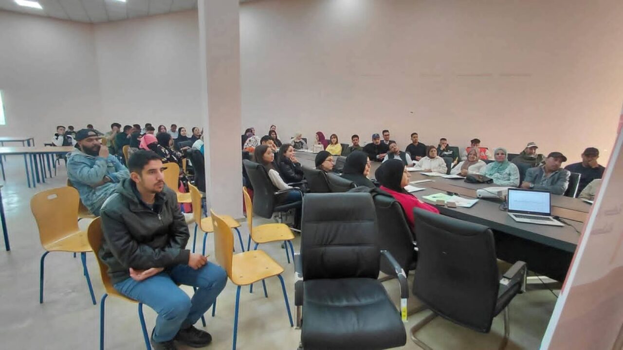 الصويرة….الشبيبة الاستقلالية بالصويرة تنظم ورشة تكوينية للتمكين السياسي للنساء والشباب. 3 1000468693