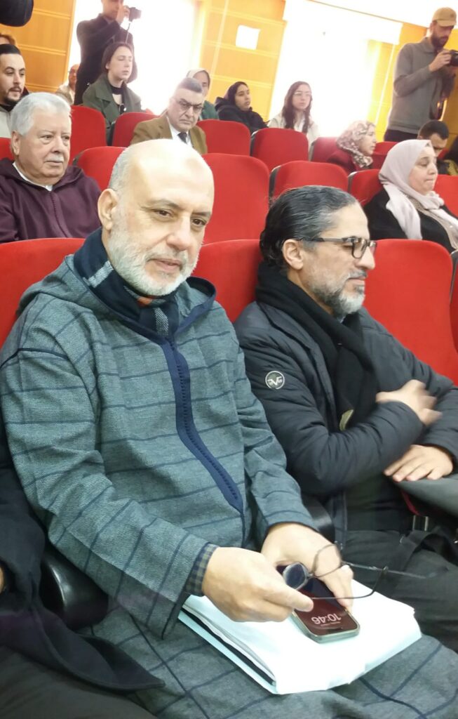 الأمين بنجيد رئيس التنمية الاجتماعية والثقافية والشؤون الرياضية يبرز دور و أهداف المتحف البحري بأصيلة. 2 1000469918