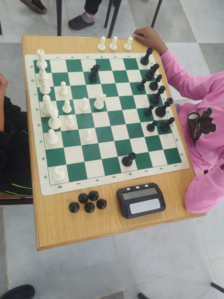 الخميسات/دار الطالبة بعين الجوهرة تحتفي بالذكاء الاستراتيجي بدورة تكوينية في الشطرنج 2 1000470148