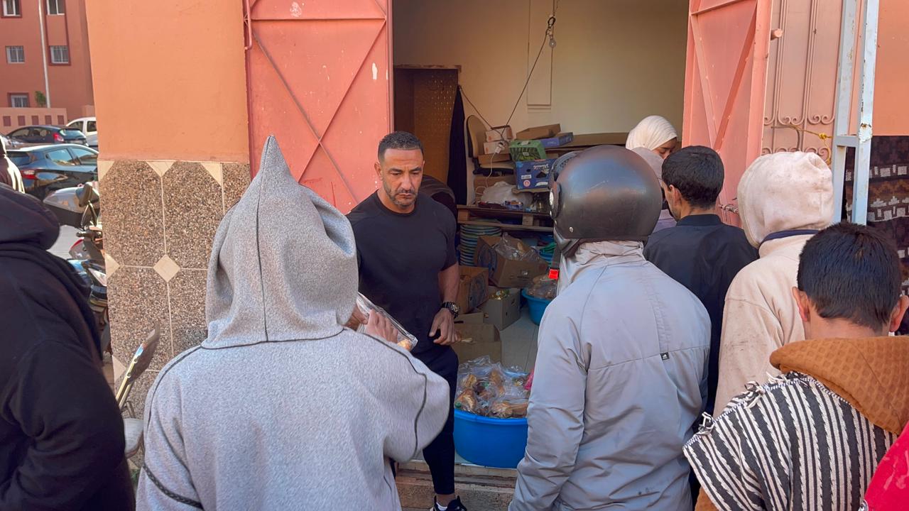 بالصور : مجموعة نوادي أوكسجين للرياضة بمراكش تواصل “مائدة الرحمان” تحت إشراف البطل الدولي مراد زاهر.. وعدد الوجبات يتجاوز 260 يومياً 2 1000470318