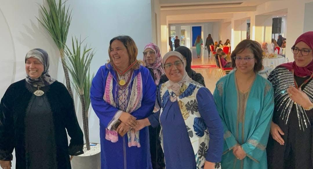 رابطة المرأة المحامية بشراكة مع هيئة المحامين بمراكش – ورزازات تحتفي باليوم العالمي للمرأة بندوة حول تمثيلية المحاميات وإفطار رمضاني تكريمي 10 1000473531