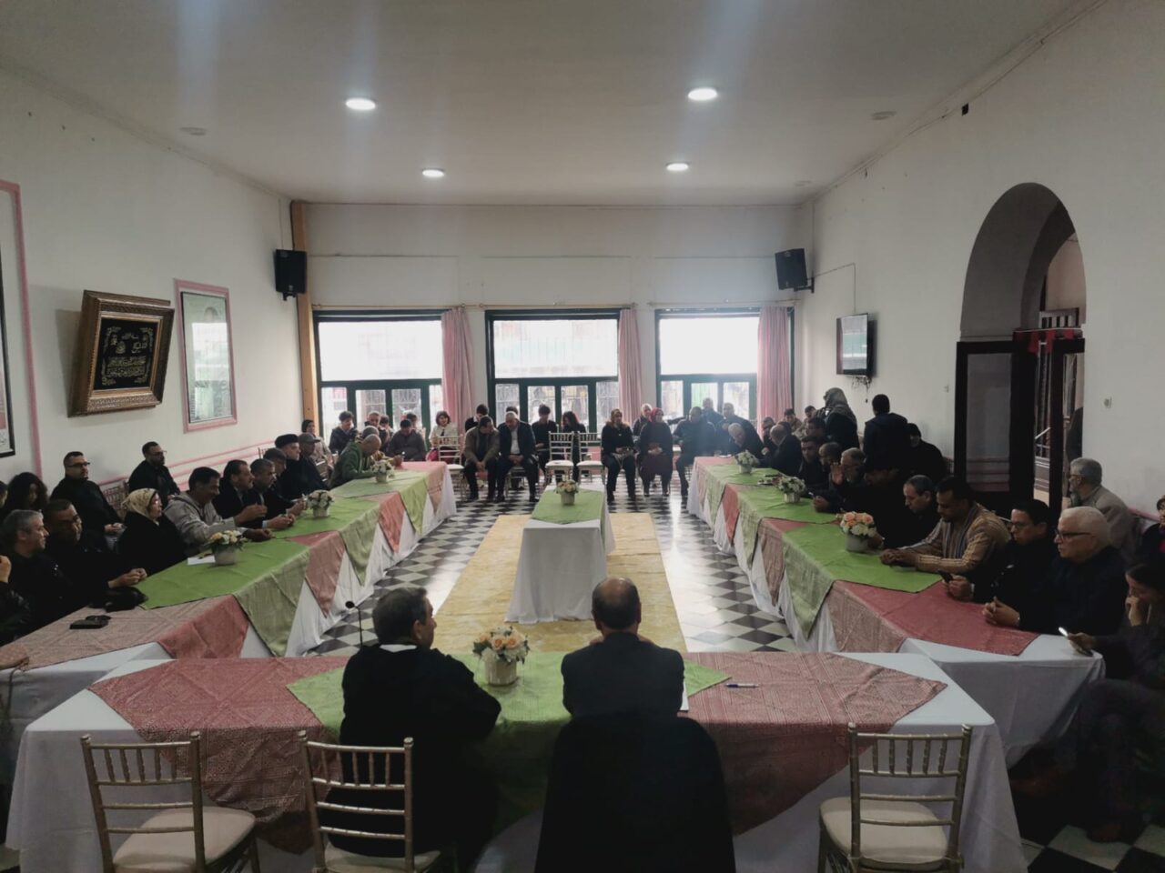 عبد الله البقالي عضو اللجنة التنفيذية ومدير جريدة العلم، في لقاء تواصلي مفتوح بتطوان تحت عنوان "الإعلام في صلب التحولات…رهانات وتحديات". 8 1000478464