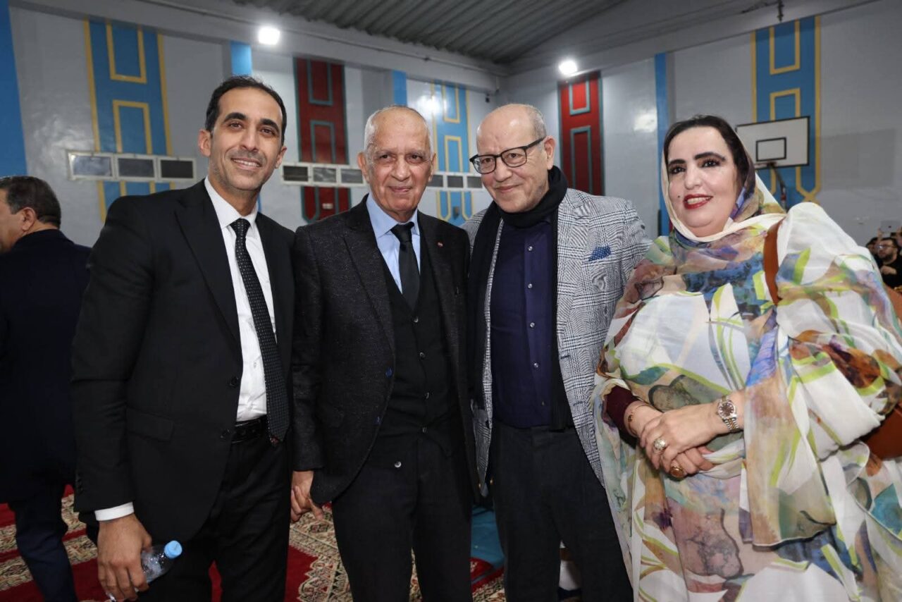 الدكتور نوردين الأزرق يكرم الإعلامي الكبير مصطفى العلوي في السهرة الرمضانية الكبرى لجمعية الرعاية والإسعاف بسلا 5 1000478524