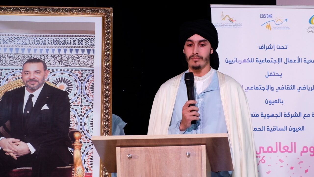 النادي الرياضي الثقافي والاجتماعي للكهربائيين بالعيون ينظم حفلا تكريميا للمرأة العاملة بالقطاع. 4 1000478691