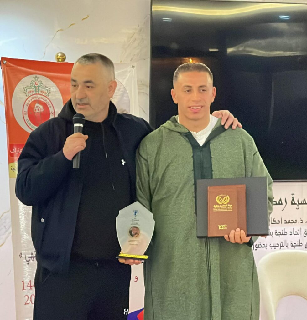 لقاء خاص يستضيف الاستاذ محمد احكان الرئيس السابق لنادي اتحاد طنجة لكرة القدم. 7 1000478871