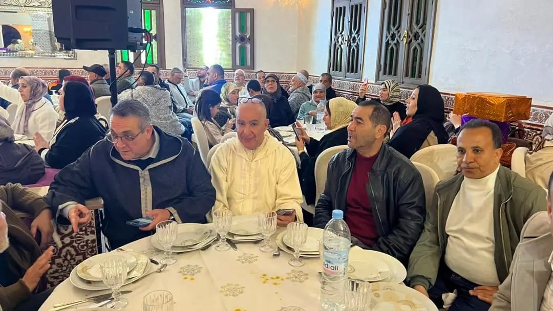 جماعة مرتيل تحتفي بموظفيها وعمالها المتقاعدين في إفطار جماعي رمضاني مفعم بالاعتراف والتقدير. 3 1000479510