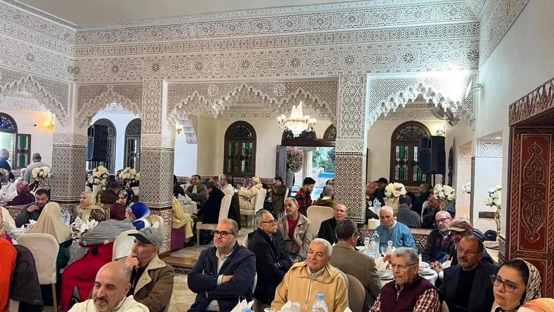 جماعة مرتيل تحتفي بموظفيها وعمالها المتقاعدين في إفطار جماعي رمضاني مفعم بالاعتراف والتقدير. 10 1000479517