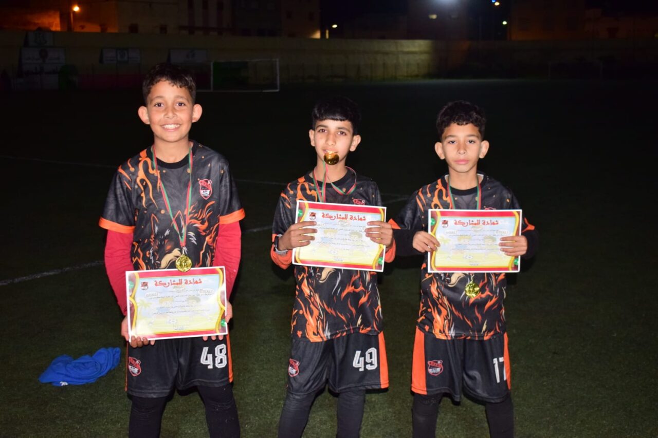 سيدي بنور…إسدال الستار على الدوري الرمضاني لمدرسة الأنوار في أجواء رياضية مميزة 2 1000479802