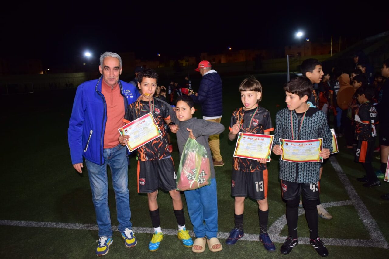 سيدي بنور…إسدال الستار على الدوري الرمضاني لمدرسة الأنوار في أجواء رياضية مميزة 12 1000479812