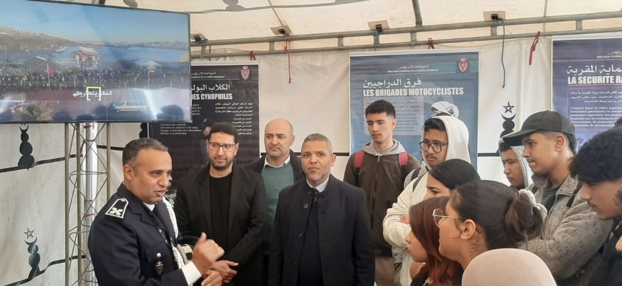 سطات.. ملتقى إعلامي تربوي بثانوية الرازي التأهيلية يعزز آفاق التوجيه الدراسي والمهني. 4 1000485556