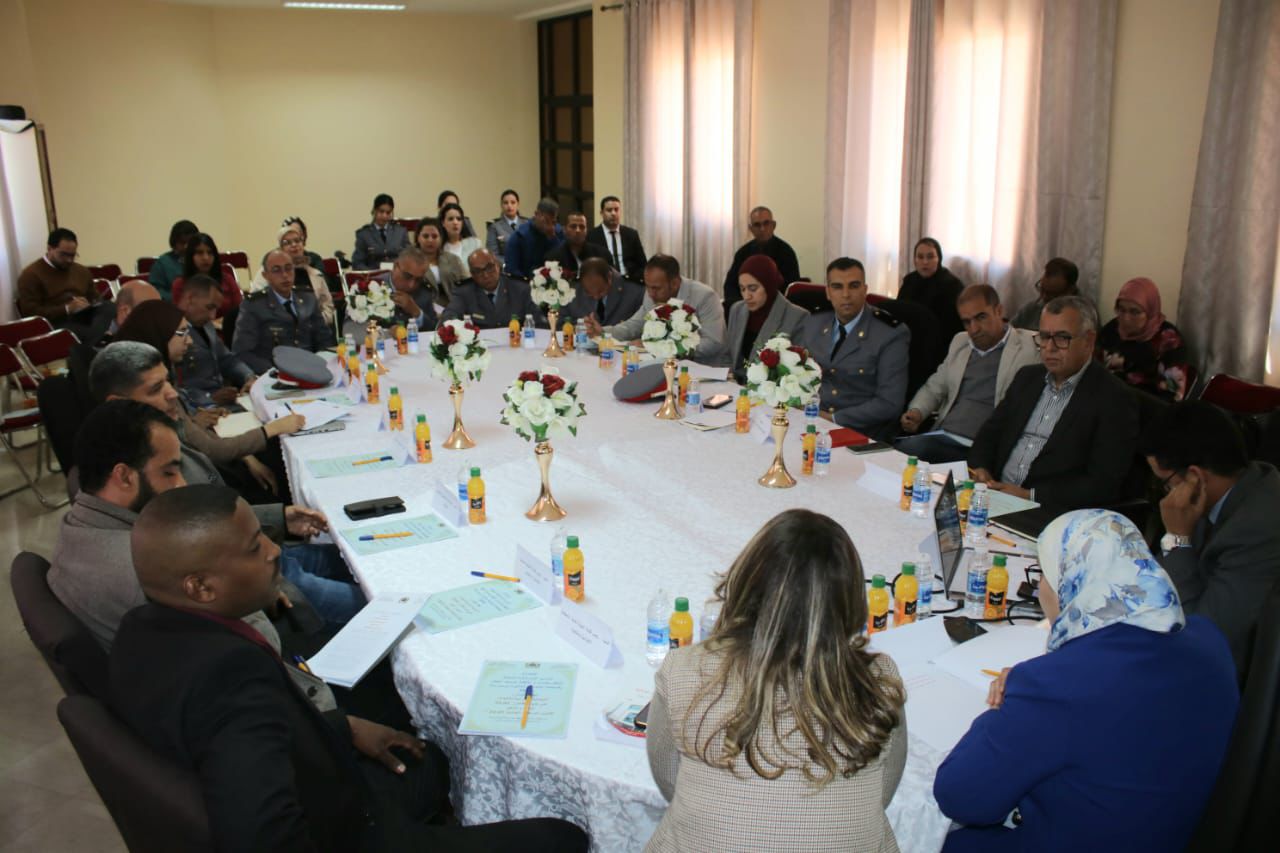 بالصور: وكيلة الملك بإيمنتانوت تترأس الاجتماع الدوري الأول للجنة المحلية للتكفل بالنساء والأطفال ضحايا العنف برسم سنة 2026 2 1000489149