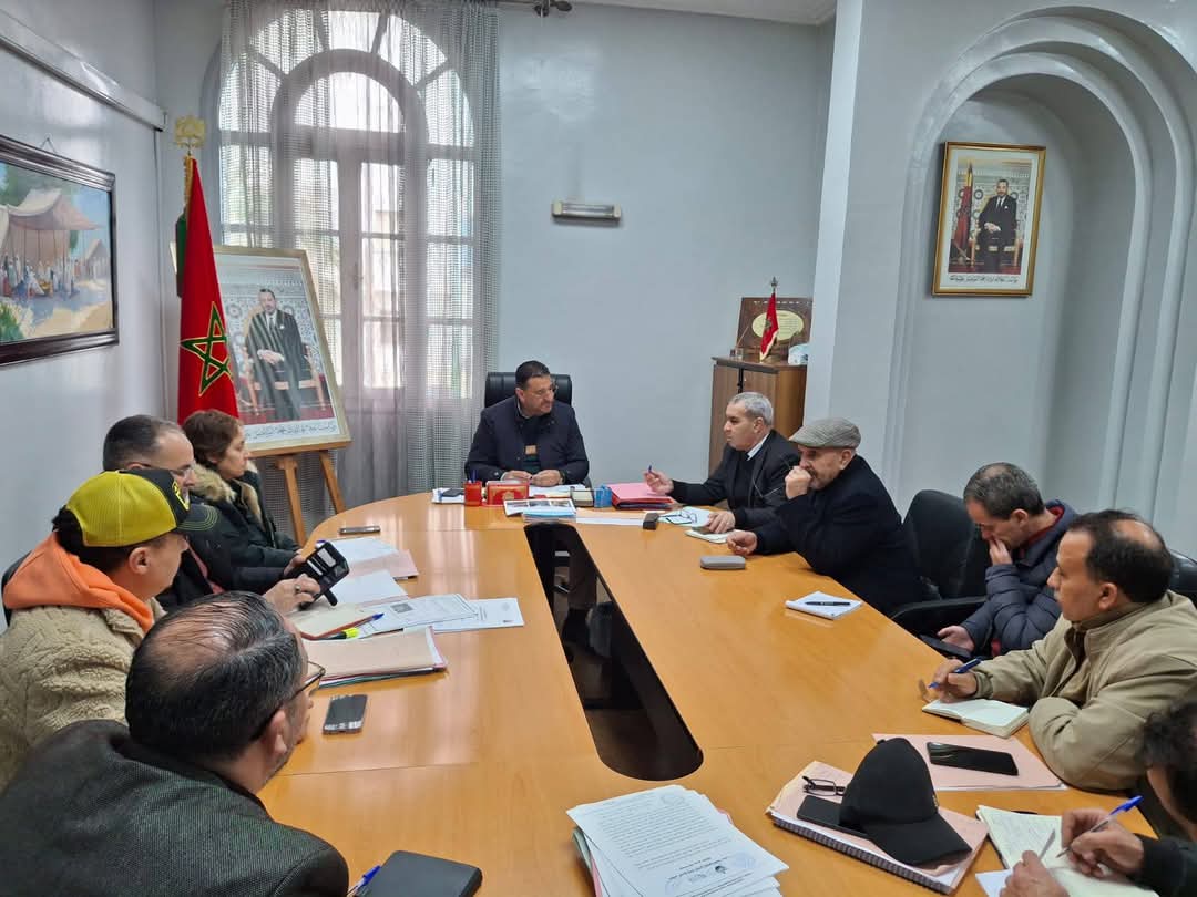 اجتماع موسع بجماعة مرتيل، لوضع خطة استباقية تضمن جاهزية المدينة لإنجاح الموسم الصيفي. 1 IMG 20260304 WA0016