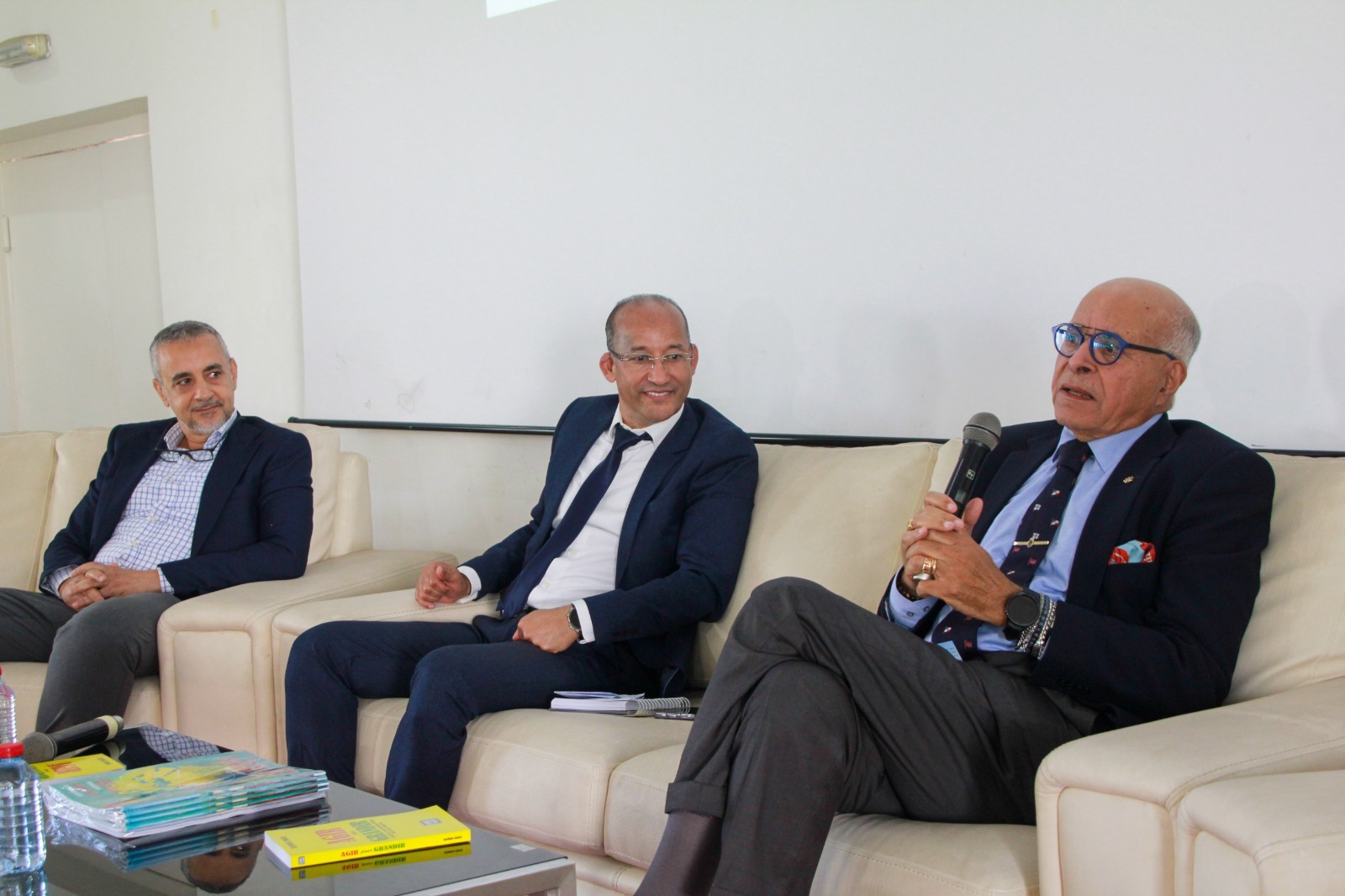 خبراء خريجو المعهد العالي للدراسات البحرية يناقشون مستقبل القطاع البحري 1 IMG 20260325 WA0071