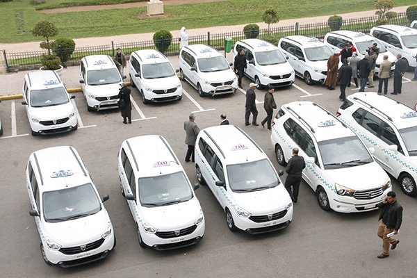 ارتفاع أسعار المحروقات يزيد الضغوط على سائقي سيارات الأجرة بالمغرب 1