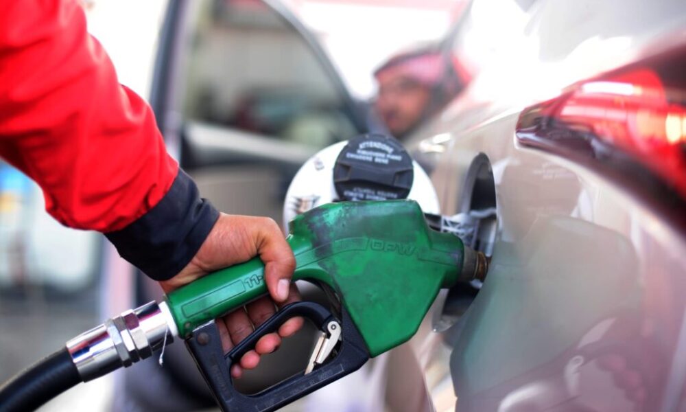 بووانو يثير بالبرلمان شبهات التنسيق بين شركات المحروقات بعد زيادات الأسعار ويطالب بتوضيحات رسمية 1 المحروقات