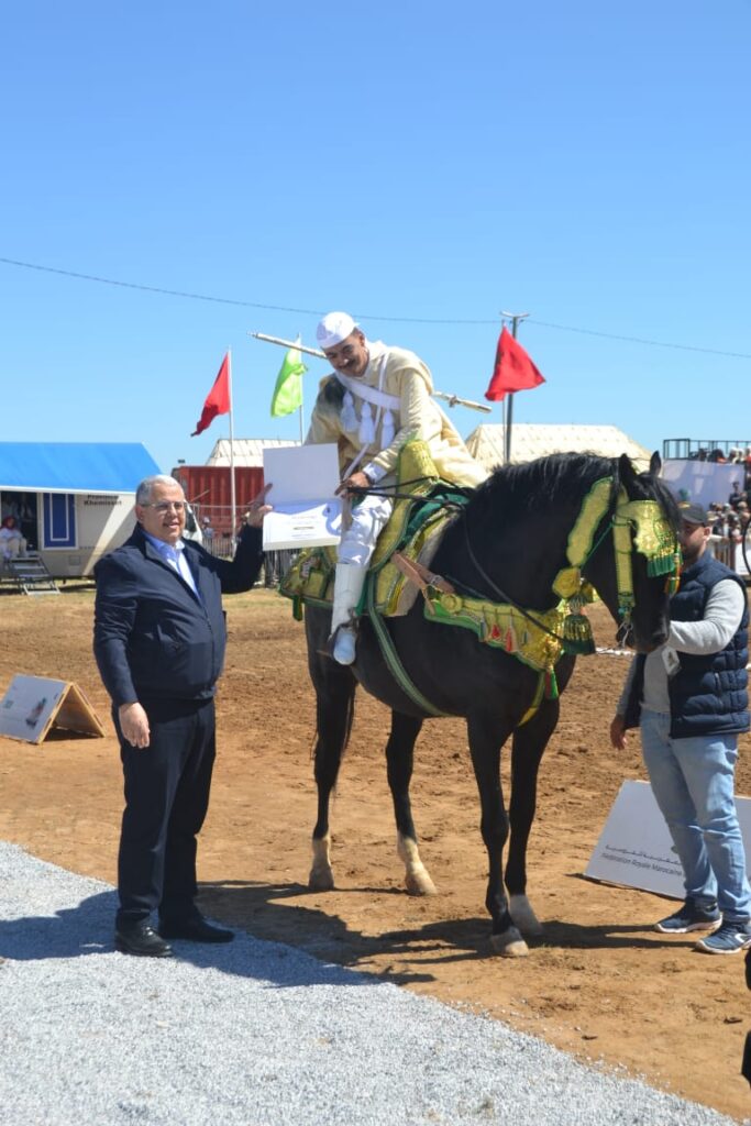 تيفلت تحتضن انطلاقة متميزة للإقصائيات الجهوية لكأس الحسن الثاني للتبوريدة وسط حضور وازن للمسؤولين. 24 1000492855