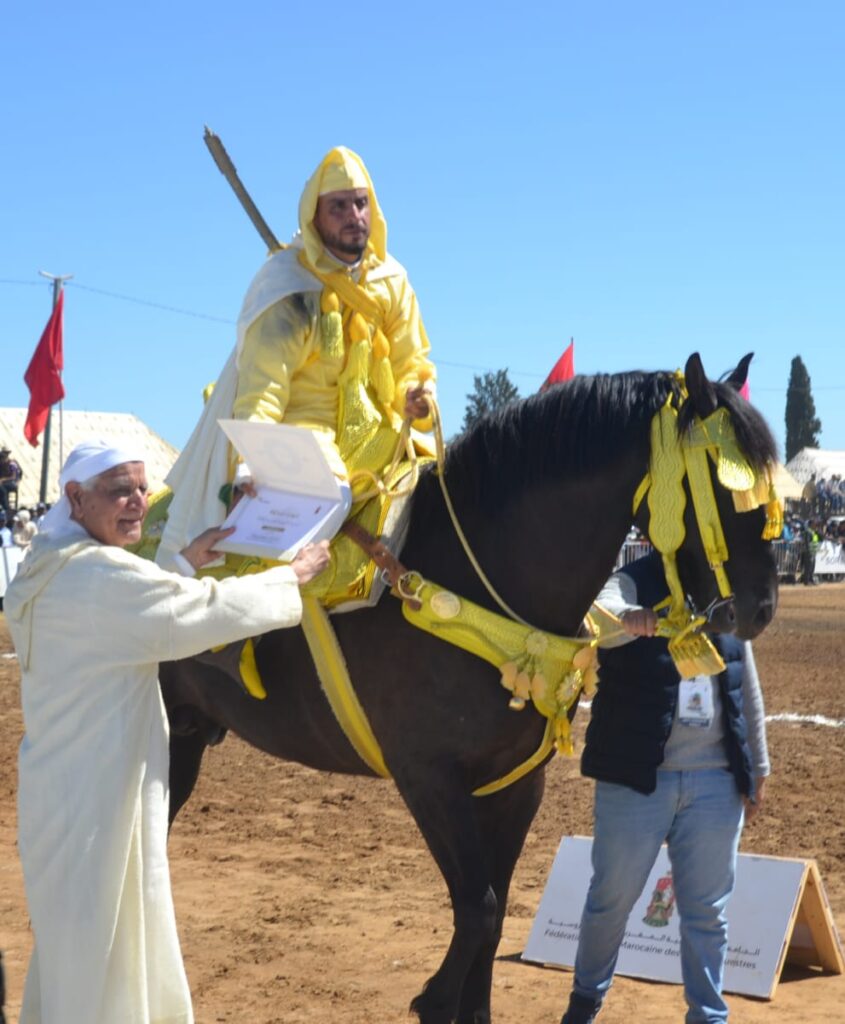 تيفلت تحتضن انطلاقة متميزة للإقصائيات الجهوية لكأس الحسن الثاني للتبوريدة وسط حضور وازن للمسؤولين. 21 1000492857