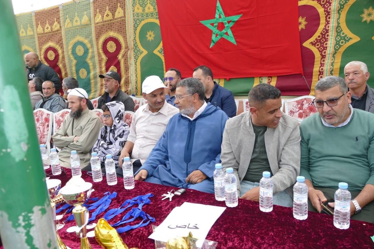 بالصور : عبد القادر لحباب رئيس جماعة تسلطانت يترأس حفل اختتام الدوري الرمضاني بدوار الكواسم 4 1000493573