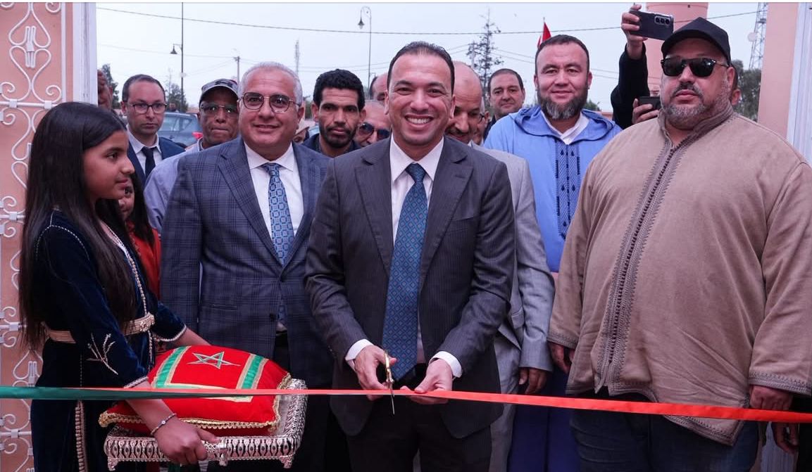 بالصور : حسن شميس رئيس غرفة الصناعة التقليدية لجهة مراكش اسفي في صلب دعم الحرفيين… دور محوري في افتتاح مجمع الصناعة التقليدية بتمصلوحت 3 1000494286