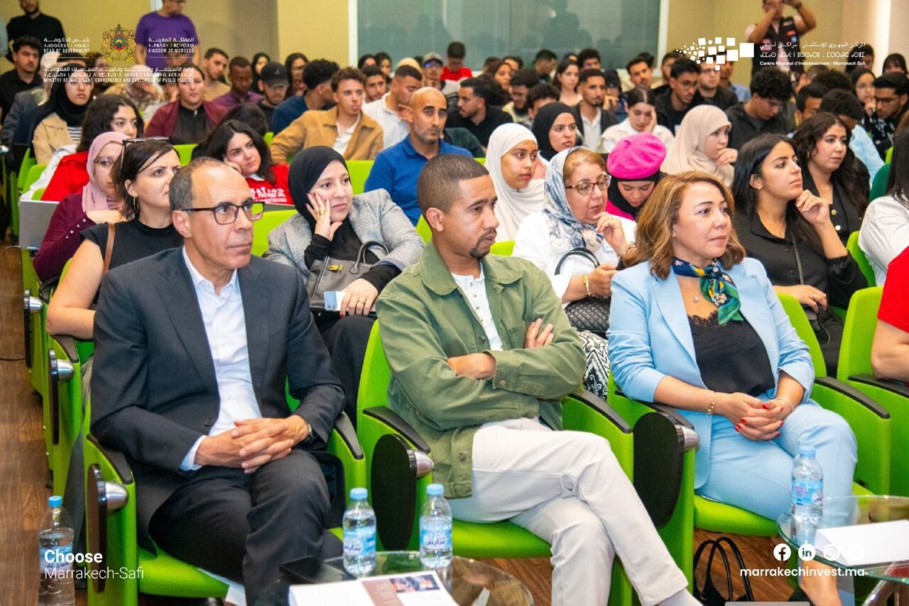 بالصور : المركز الجهوي للاستثمار مراكش-آسفي يطلق هاكاثون "الذاكرة، التراث، الابتكار والاستثمار" ويتوج 4 مشاريع مبتكرة من إبداع الشباب 6 1000494923