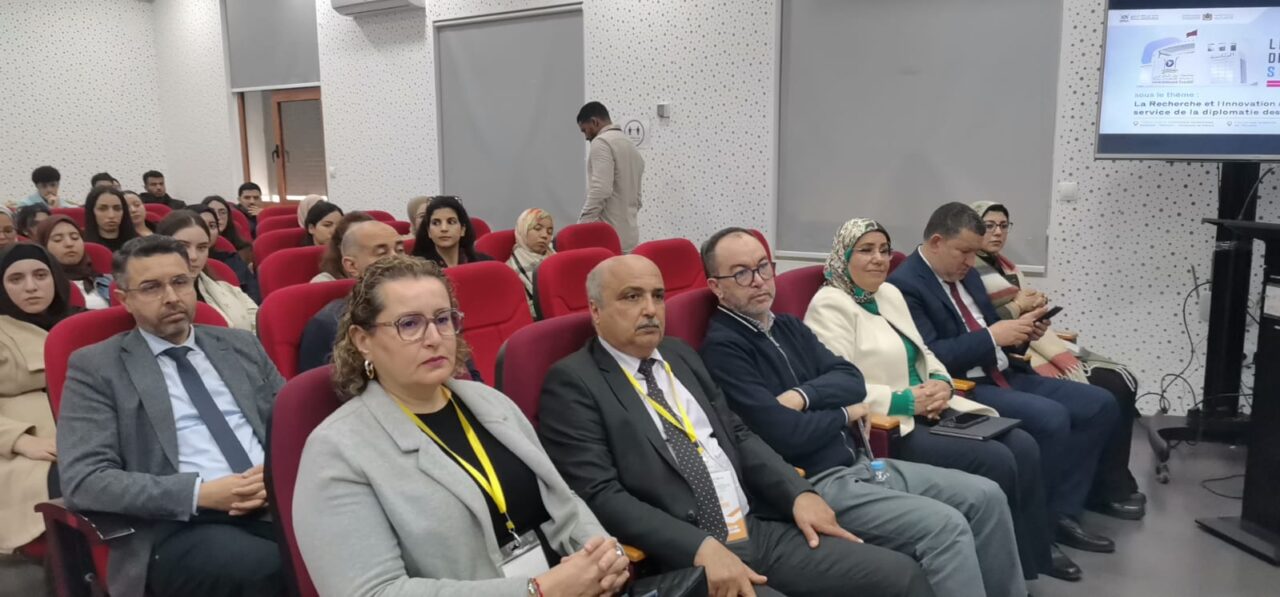 جامعة عبد المالك السعدي بتطوان، تحتضن الدورة العلمية الخامسة والعشرين من أيام البحث العلمي، تحت شعار "البحث والابتكار في خدمة دبلوماسية العلمية". 19 1000495111