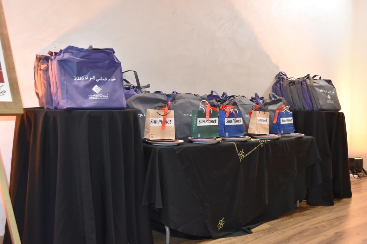 المديرية الجهوية للضرائب بمراكش تعزز ثقافة الاعتراف عبر احتفال يجمع بين التكريم والإشعاع المهني للمرأة 2 1000495262