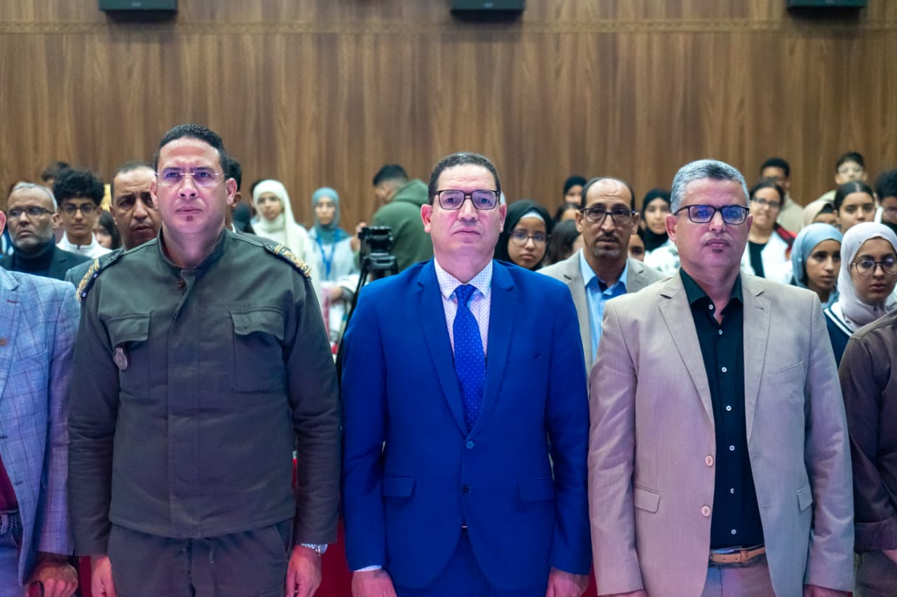 بوجدور تحتضن حفل تقديم كتاب L’écho du phare 14 1000495507