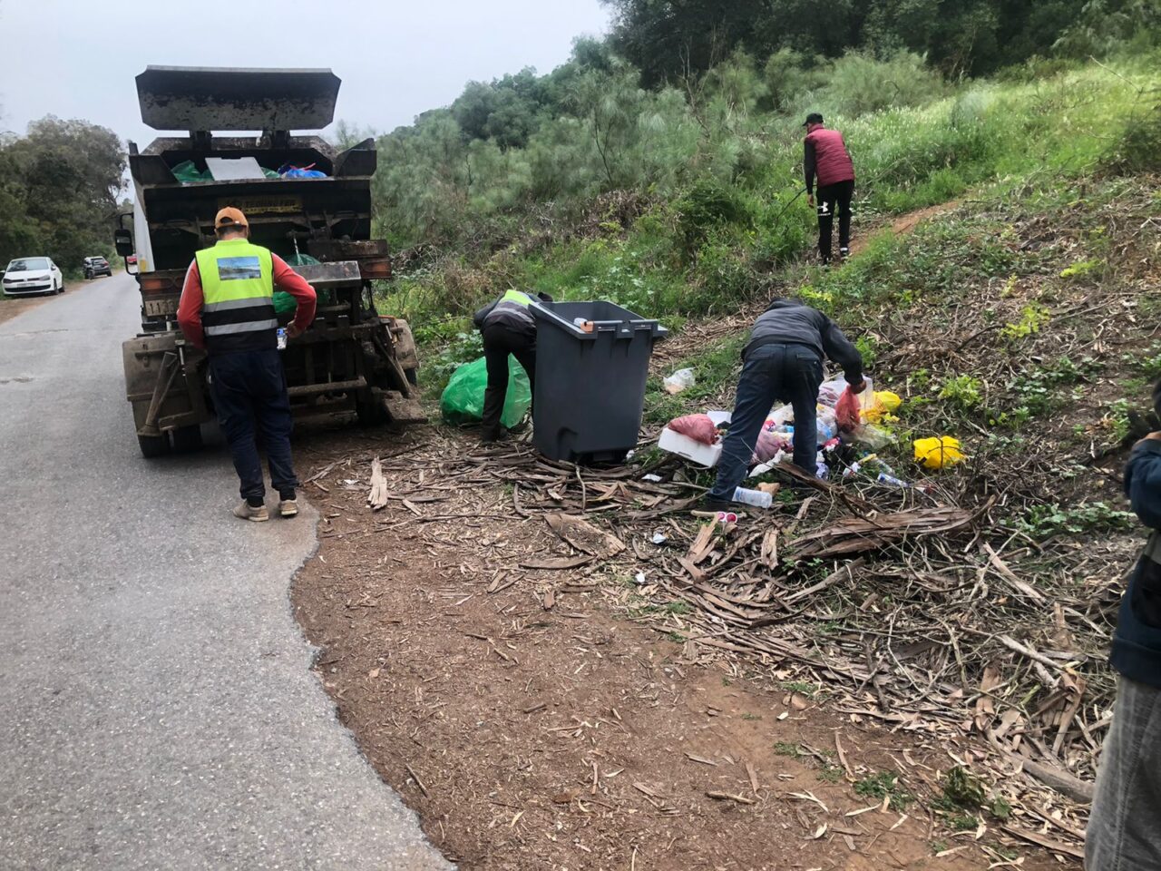 شباب تعاونية سيدي بوغابة… حُرّاس الطبيعة في مواجهة التلوث والحرائق 5 1000495726