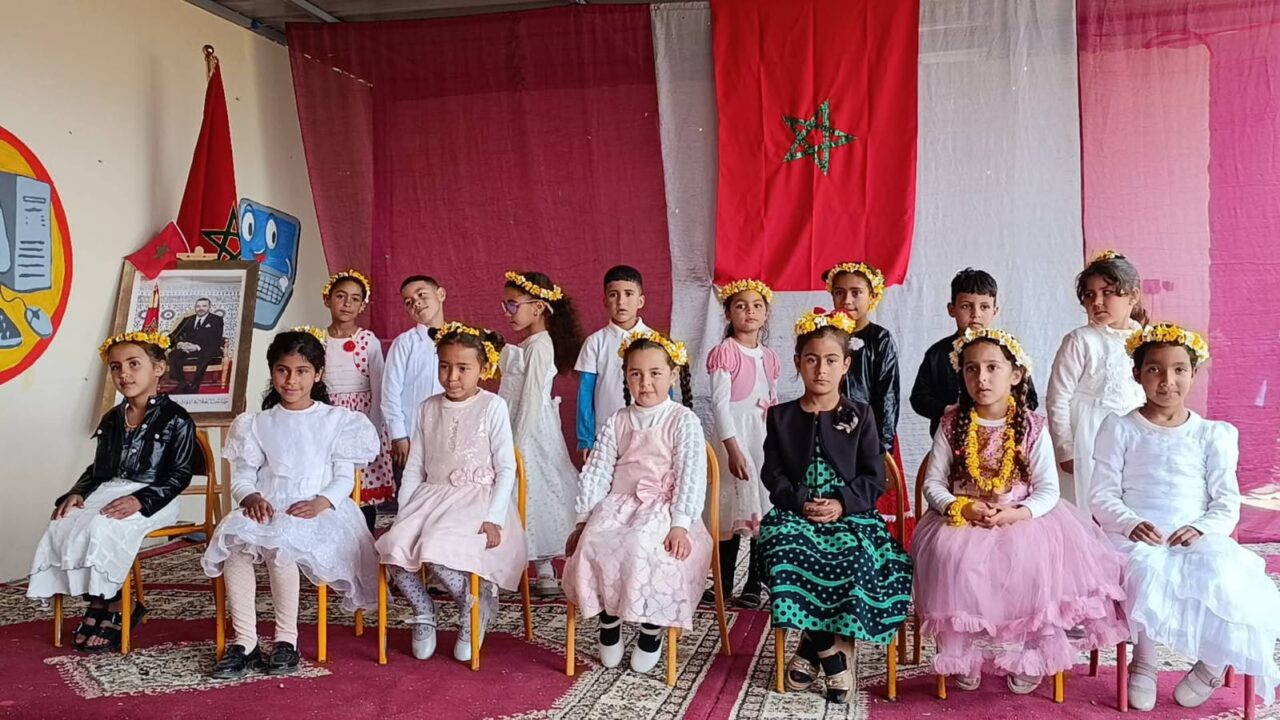 سطات... تكريم السيدة "مي فضيلة" في مهرجان الربيع الأول لمجموعة مدارس أولاد عزوز 5 1000497345