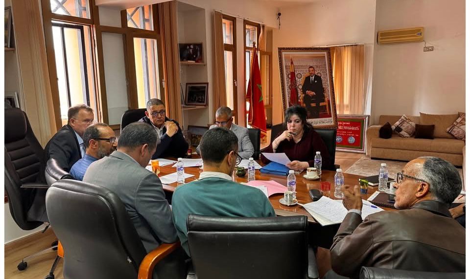 بالصور : عبد الرحمان وافا يقود التحضير لدورة ماي 2026 في أفق تعزيز حكامة التدبير المحلي بجماعة المشور القصبة بمراكش 3 1000497604